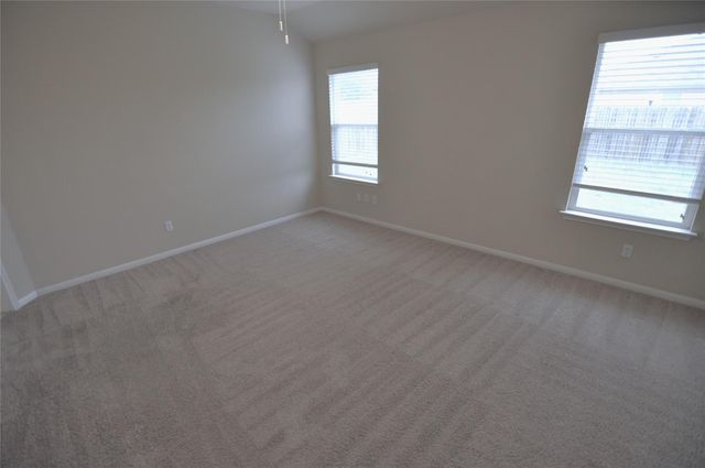 106 Leona River TRL, Hutto, TX 78634