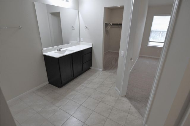 106 Leona River TRL, Hutto, TX 78634