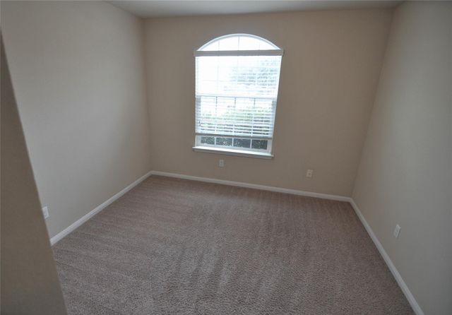 106 Leona River TRL, Hutto, TX 78634