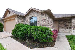 106 Leona River TRL, Hutto, TX 78634