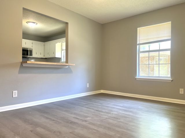 211 Chapel St Apt H, Clarksville, TN 37042