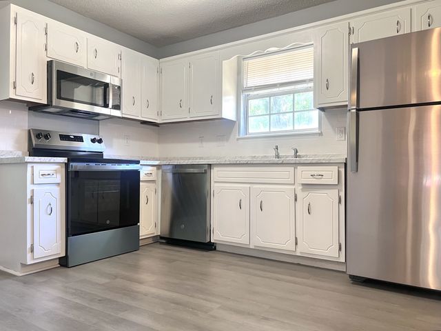 211 Chapel St Apt H, Clarksville, TN 37042