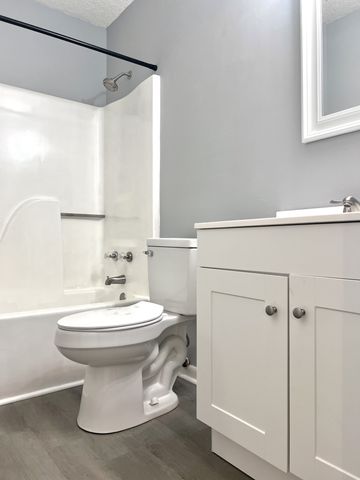 211 Chapel St Apt H, Clarksville, TN 37042