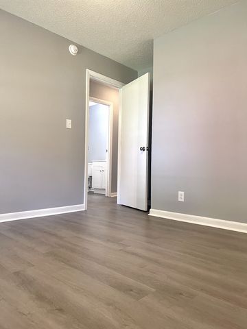 211 Chapel St Apt H, Clarksville, TN 37042