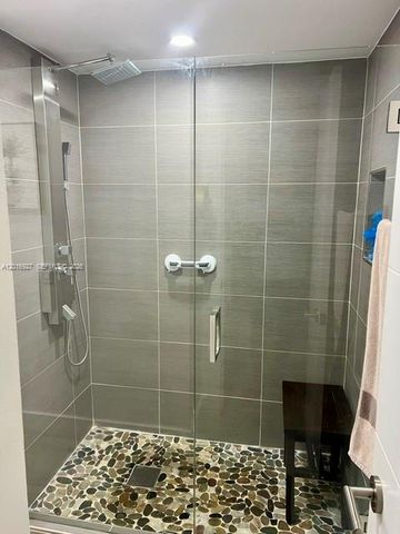 1701 NE 115th St 1A, Miami, FL 33181