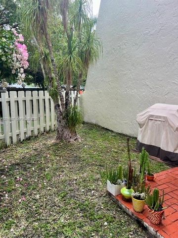 1701 NE 115th St 1A, Miami, FL 33181