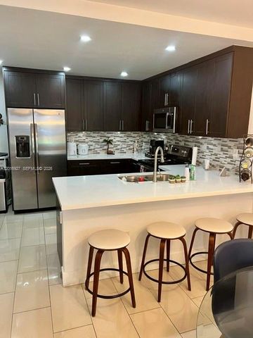 1701 NE 115th St 1A, Miami, FL 33181