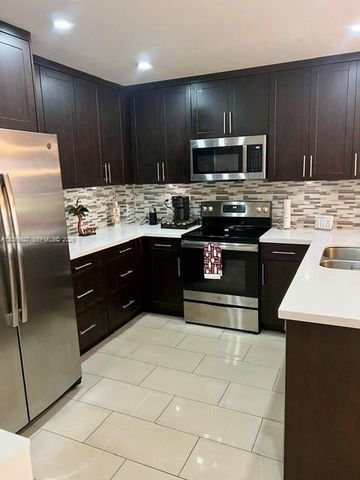 1701 NE 115th St 1A, Miami, FL 33181