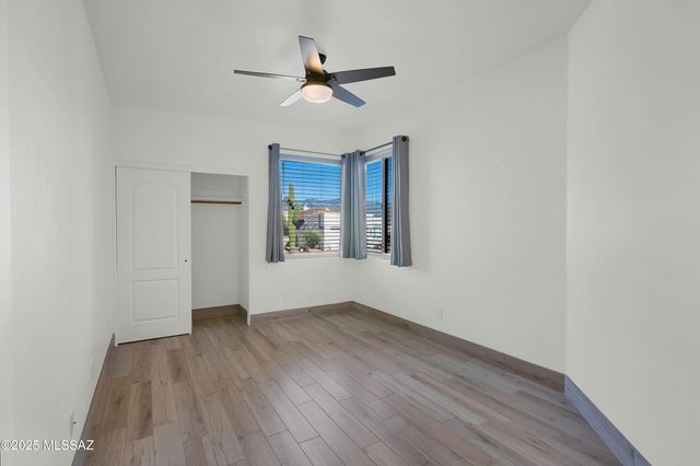 7364 E Placita Luz De La Luna, Tucson, AZ 85715