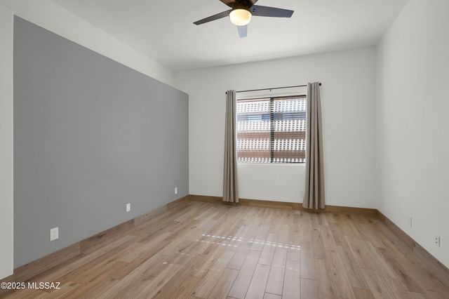 7364 E Placita Luz De La Luna, Tucson, AZ 85715