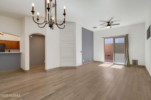 7364 E Placita Luz De La Luna, Tucson, AZ 85715