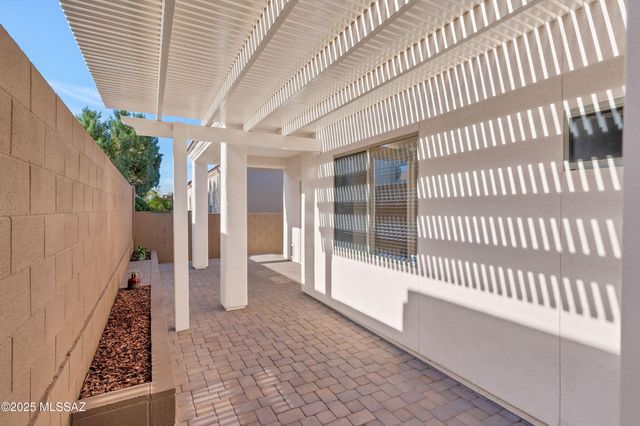 7364 E Placita Luz De La Luna, Tucson, AZ 85715