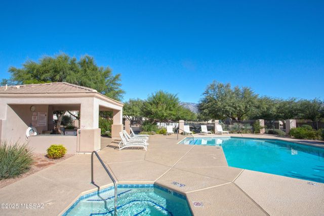 7364 E Placita Luz De La Luna, Tucson, AZ 85715