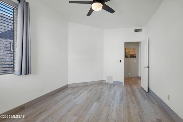 7364 E Placita Luz De La Luna, Tucson, AZ 85715