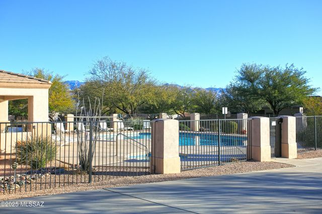 7364 E Placita Luz De La Luna, Tucson, AZ 85715