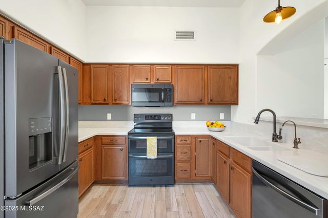 7364 E Placita Luz De La Luna, Tucson, AZ 85715