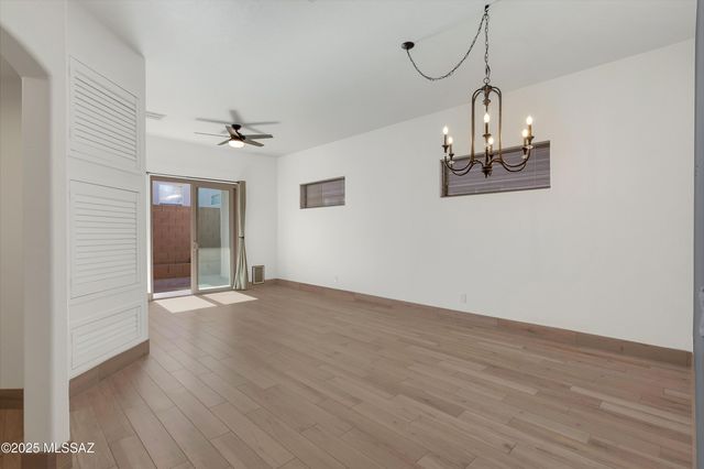 7364 E Placita Luz De La Luna, Tucson, AZ 85715