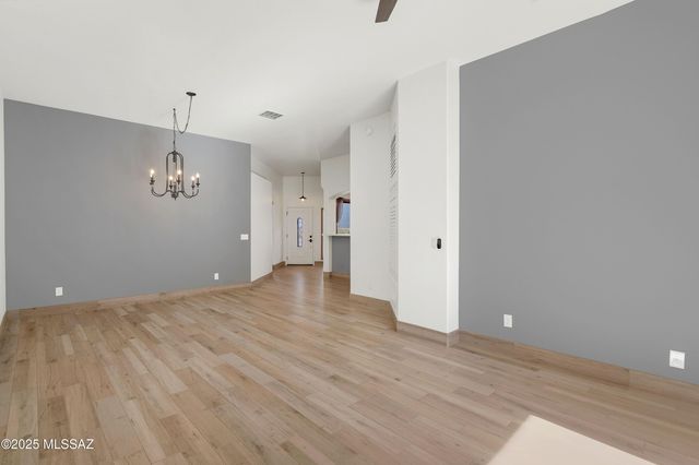 7364 E Placita Luz De La Luna, Tucson, AZ 85715