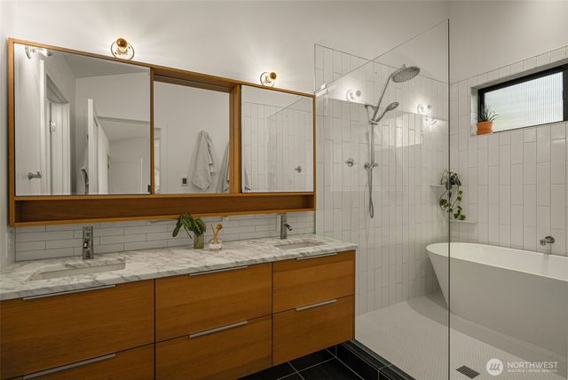 4321 S Holly Street, Seattle, WA 98118