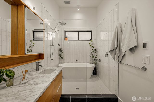 4321 S Holly Street, Seattle, WA 98118