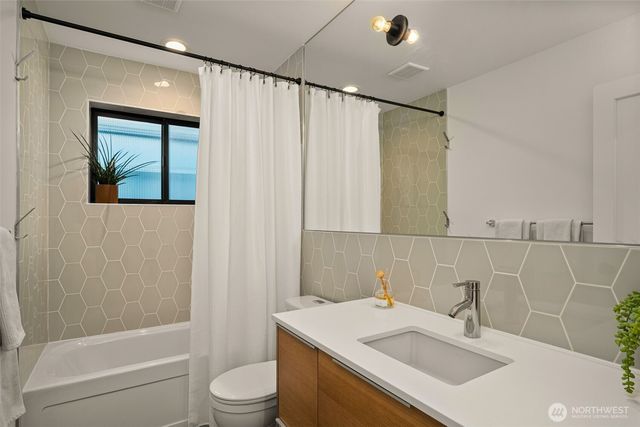 4321 S Holly Street, Seattle, WA 98118