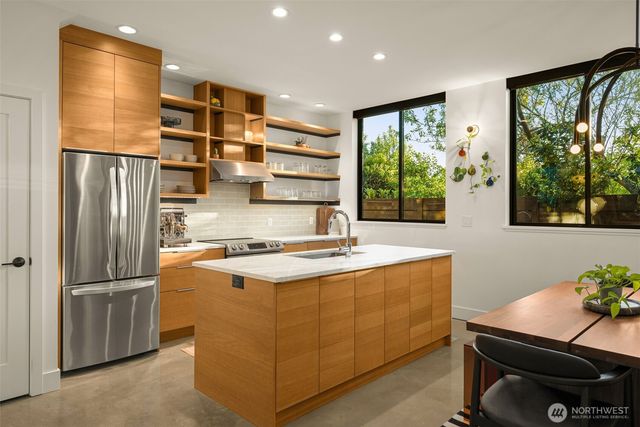 4321 S Holly Street, Seattle, WA 98118