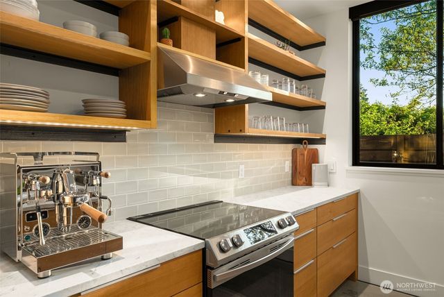 4321 S Holly Street, Seattle, WA 98118