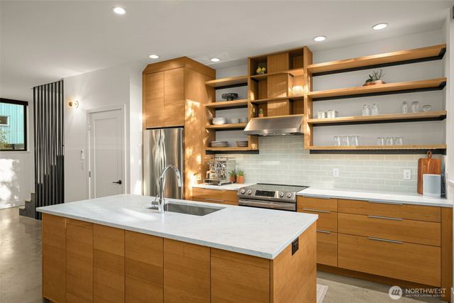4321 S Holly Street, Seattle, WA 98118
