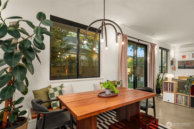 4321 S Holly Street, Seattle, WA 98118