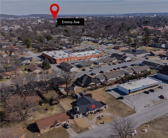 603 Thomas Boulevard, Springdale, AR 72762