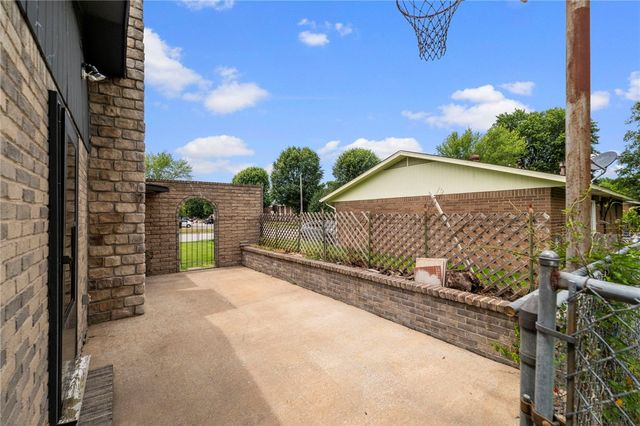 603 Thomas Boulevard, Springdale, AR 72762