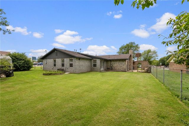 603 Thomas Boulevard, Springdale, AR 72762