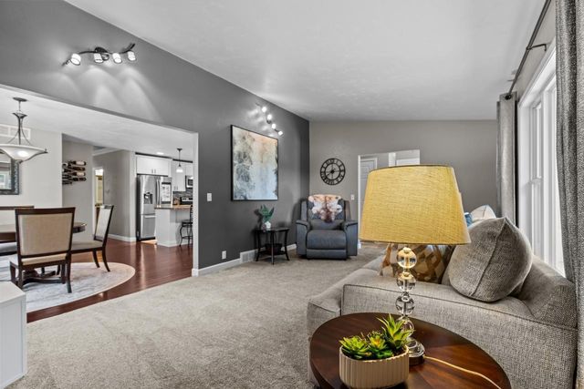 5771 ST IVES ROAD, Oshkosh, WI 54904