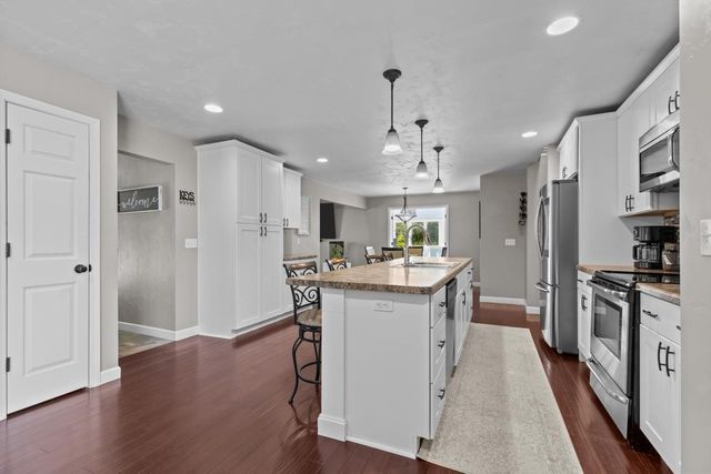 5771 ST IVES ROAD, Oshkosh, WI 54904