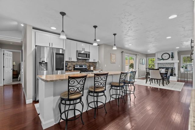 5771 ST IVES ROAD, Oshkosh, WI 54904