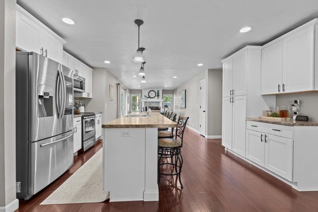 5771 ST IVES ROAD, Oshkosh, WI 54904