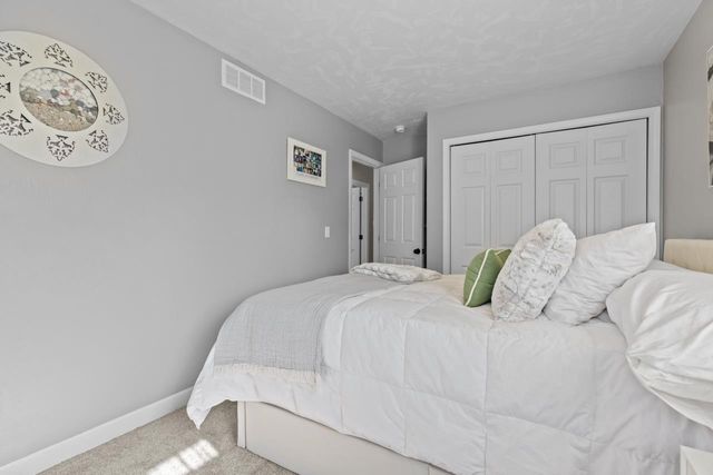 5771 ST IVES ROAD, Oshkosh, WI 54904