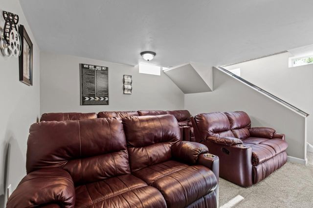 5771 ST IVES ROAD, Oshkosh, WI 54904