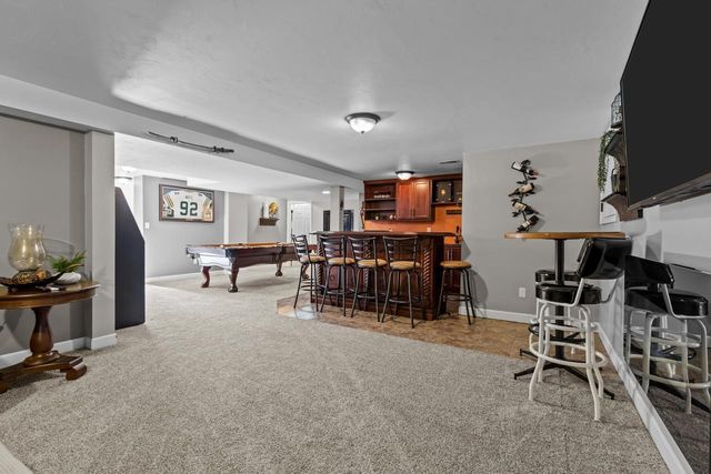 5771 ST IVES ROAD, Oshkosh, WI 54904