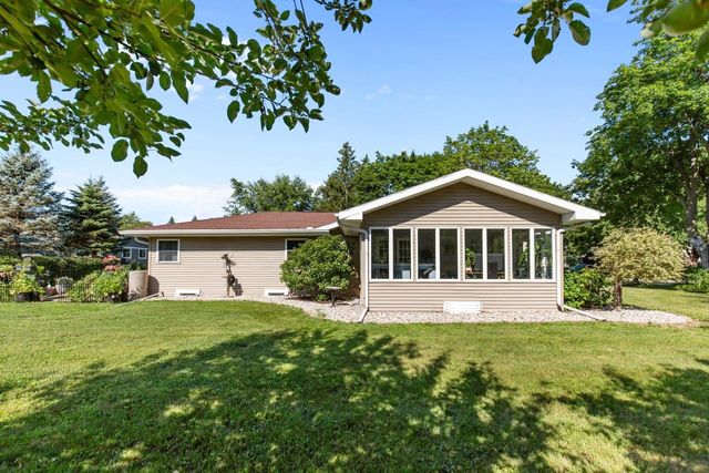 5771 ST IVES ROAD, Oshkosh, WI 54904