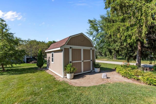 5771 ST IVES ROAD, Oshkosh, WI 54904