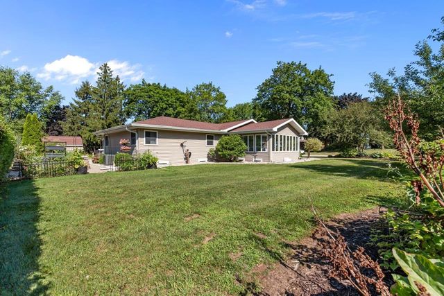 5771 ST IVES ROAD, Oshkosh, WI 54904