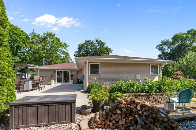 5771 ST IVES ROAD, Oshkosh, WI 54904