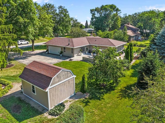 5771 ST IVES ROAD, Oshkosh, WI 54904
