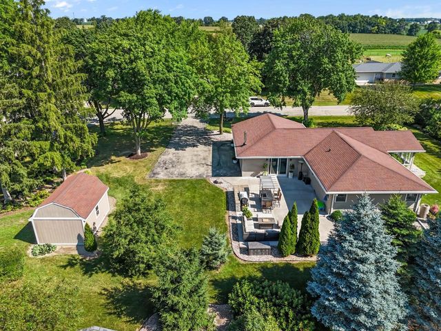 5771 ST IVES ROAD, Oshkosh, WI 54904