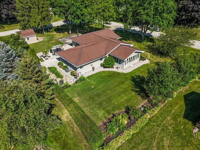 5771 ST IVES ROAD, Oshkosh, WI 54904