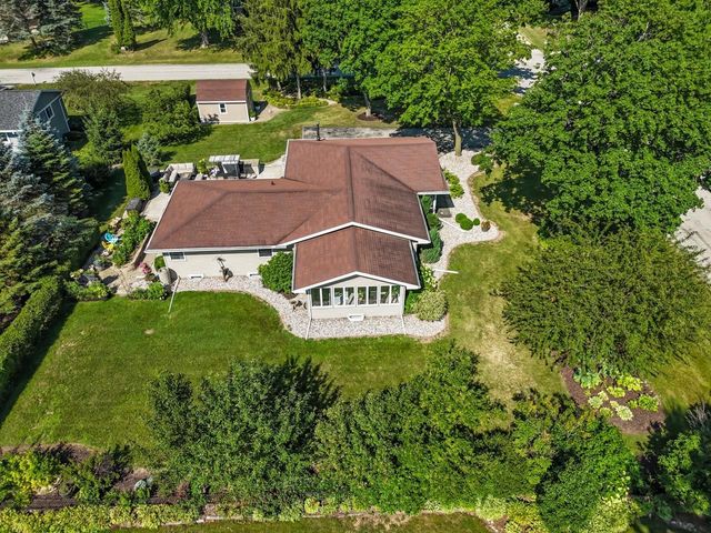 5771 ST IVES ROAD, Oshkosh, WI 54904
