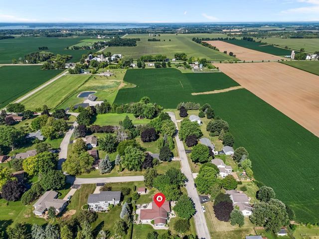 5771 ST IVES ROAD, Oshkosh, WI 54904