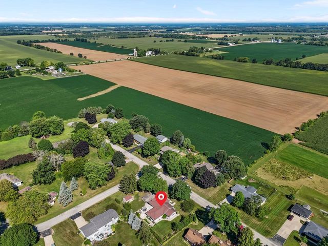 5771 ST IVES ROAD, Oshkosh, WI 54904
