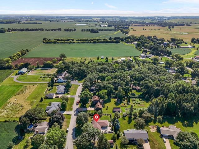 5771 ST IVES ROAD, Oshkosh, WI 54904